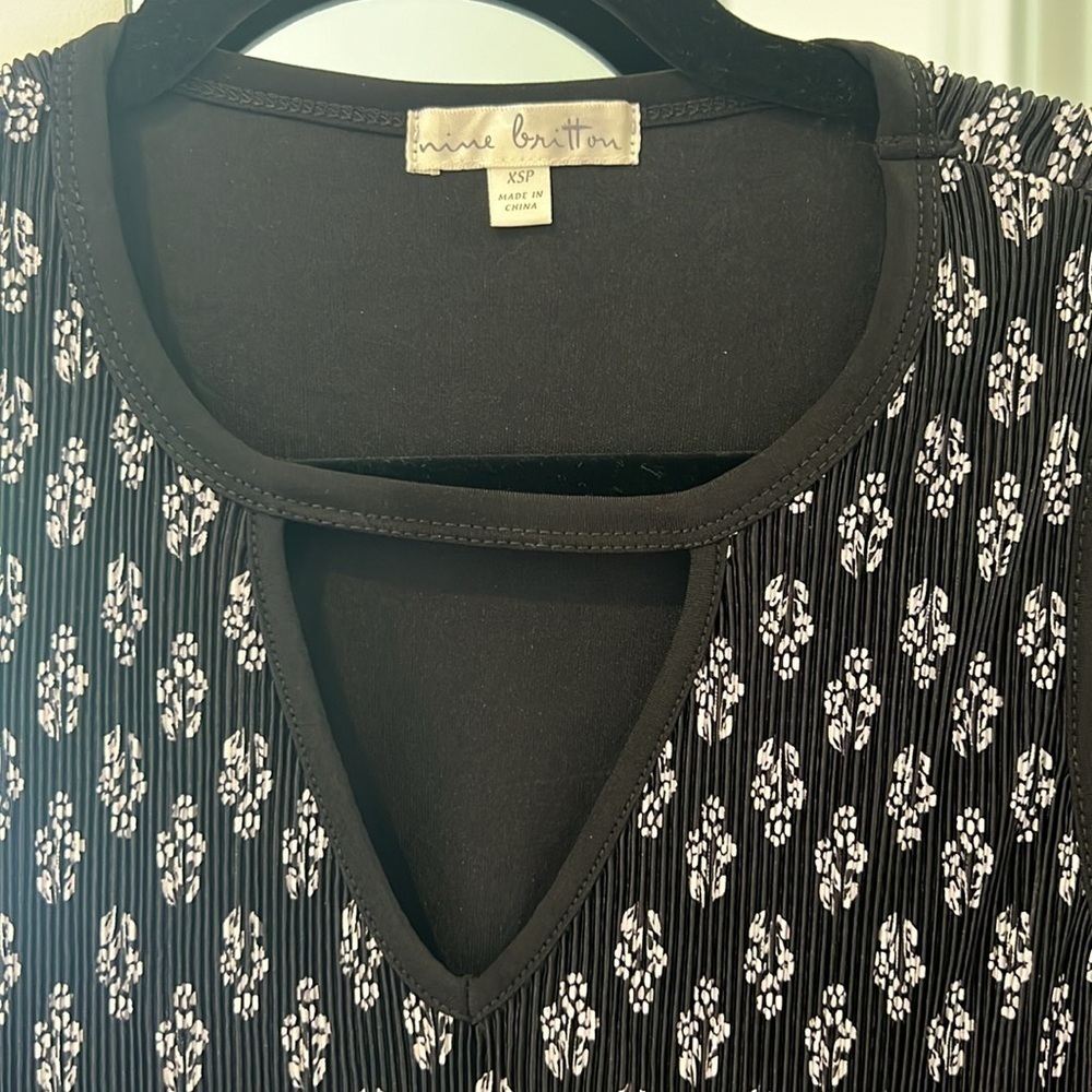 NWT black and white ribbed dress - Picture 2 of 6